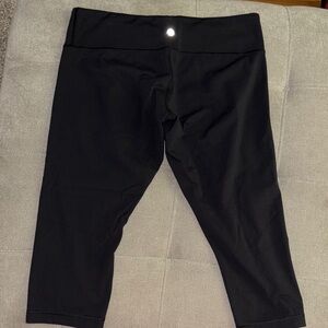 Lululemon Athletica Black low waist capri Leggings for Active Wear